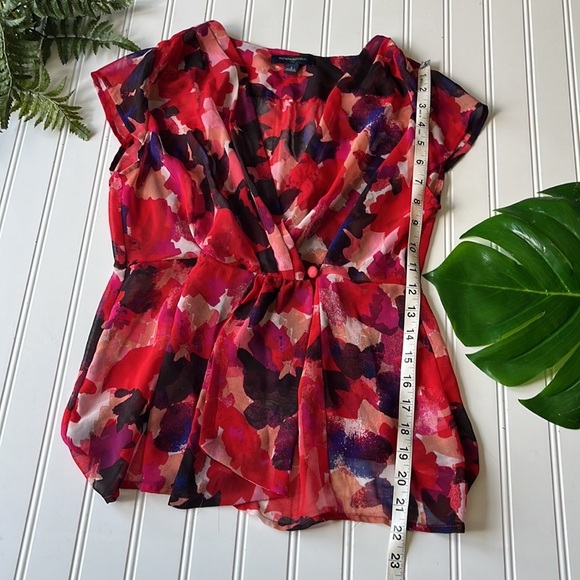 Banana republic red watercolor wrap top sheer - Picture 2 of 9